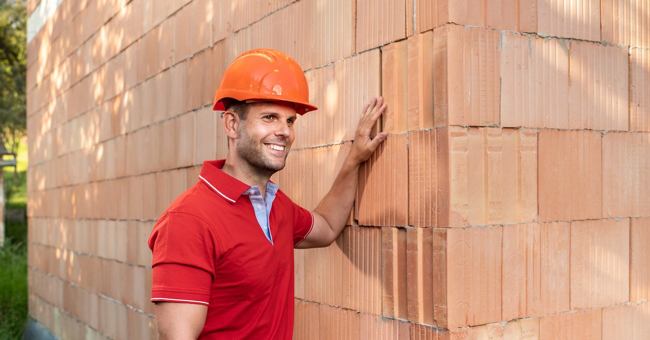 Cihly jako materiál budoucnosti. U stavebníků v Česku stále vedou